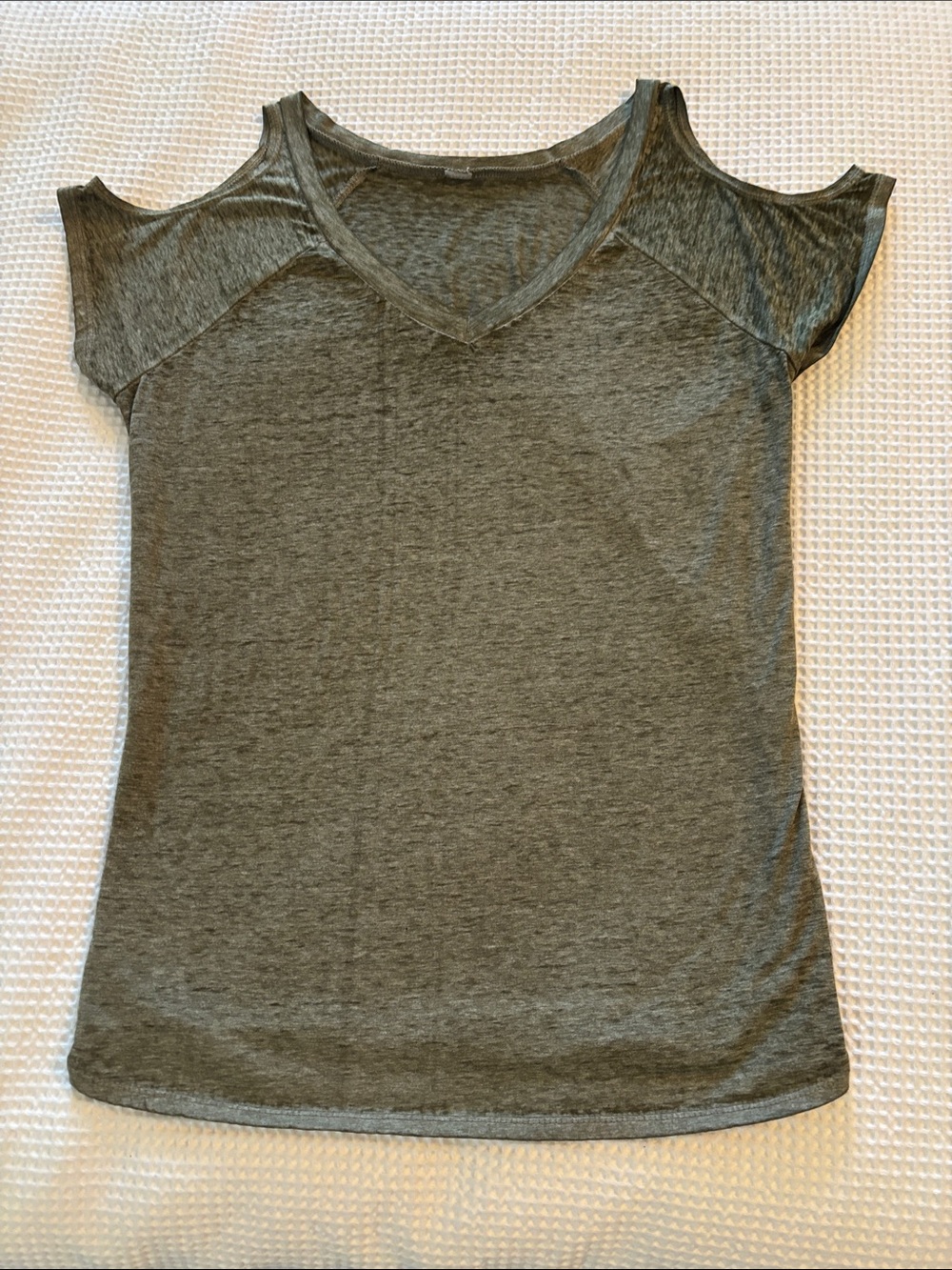 Cold-Shoulder V-Neck Women’s Top in Olive Gray